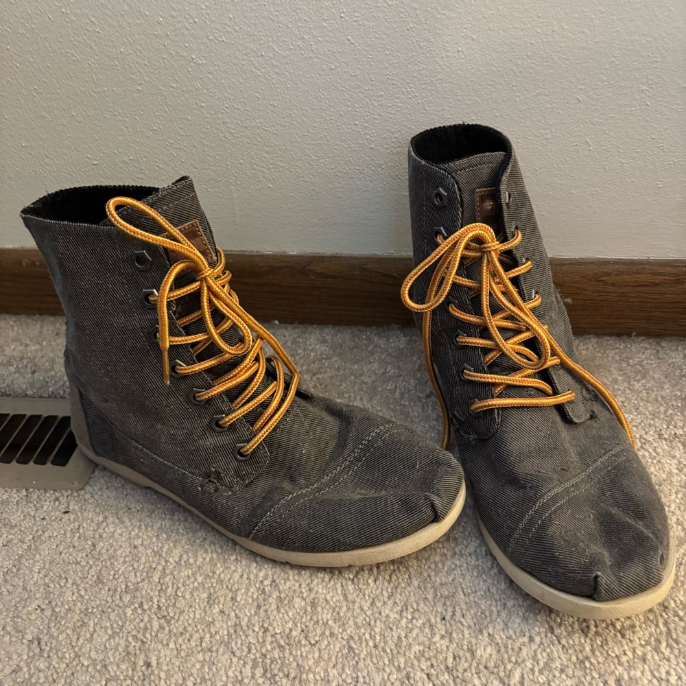 TOMS Men's Gray High-Top Utility Boot - Picture 4 of 7